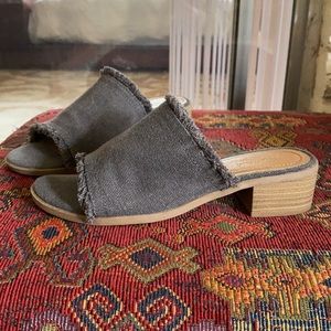 Frayed canvas block heel slides in Taupe